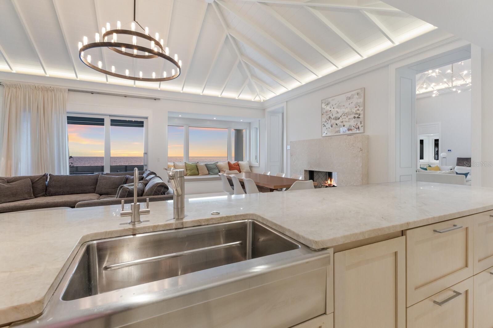 D6139748 Property Photo