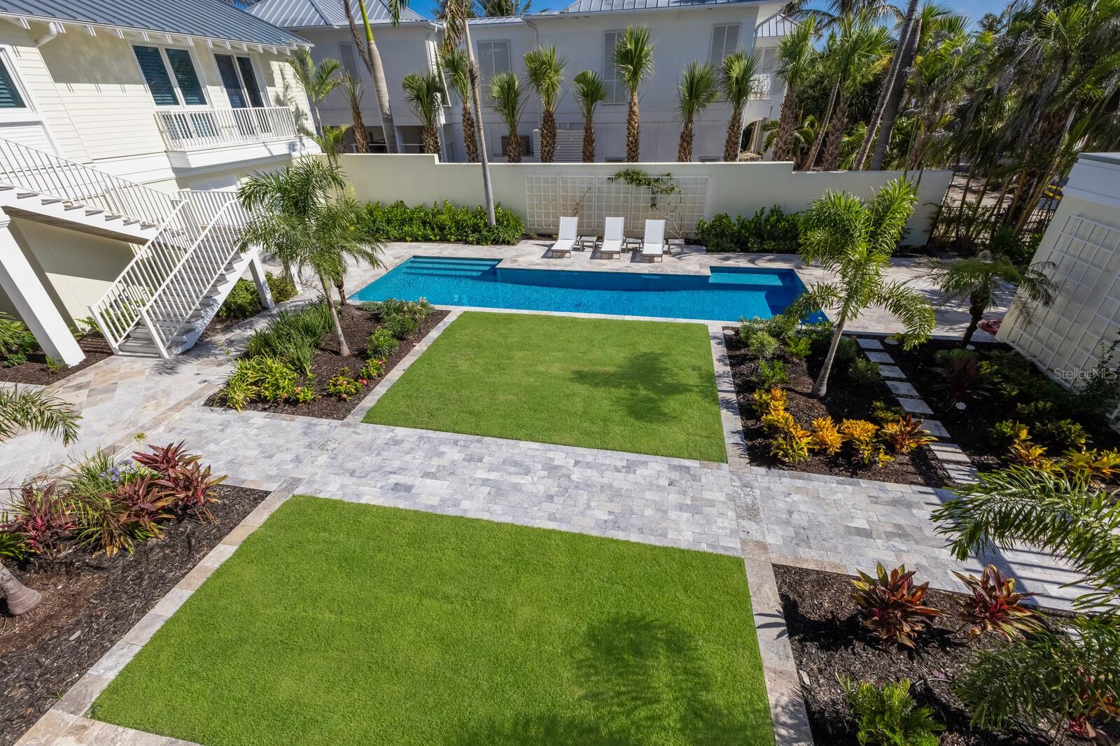 D6139748 Property Photo