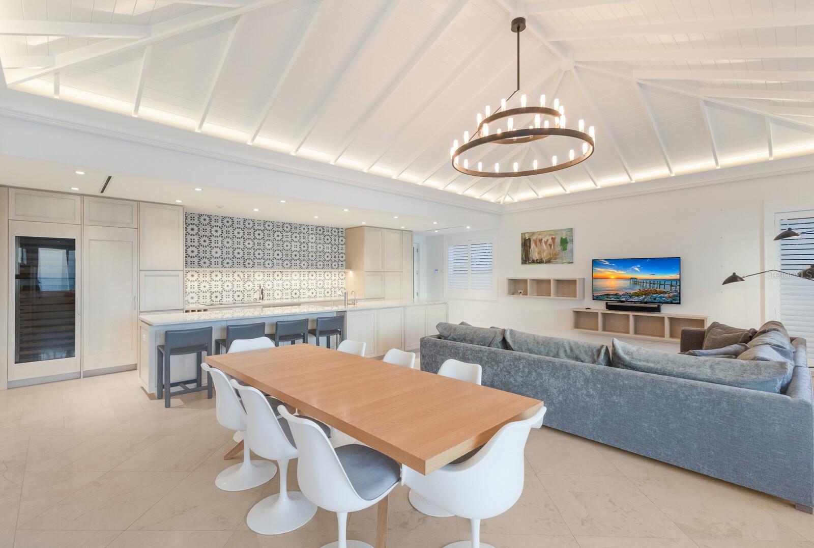 D6139748 Property Photo