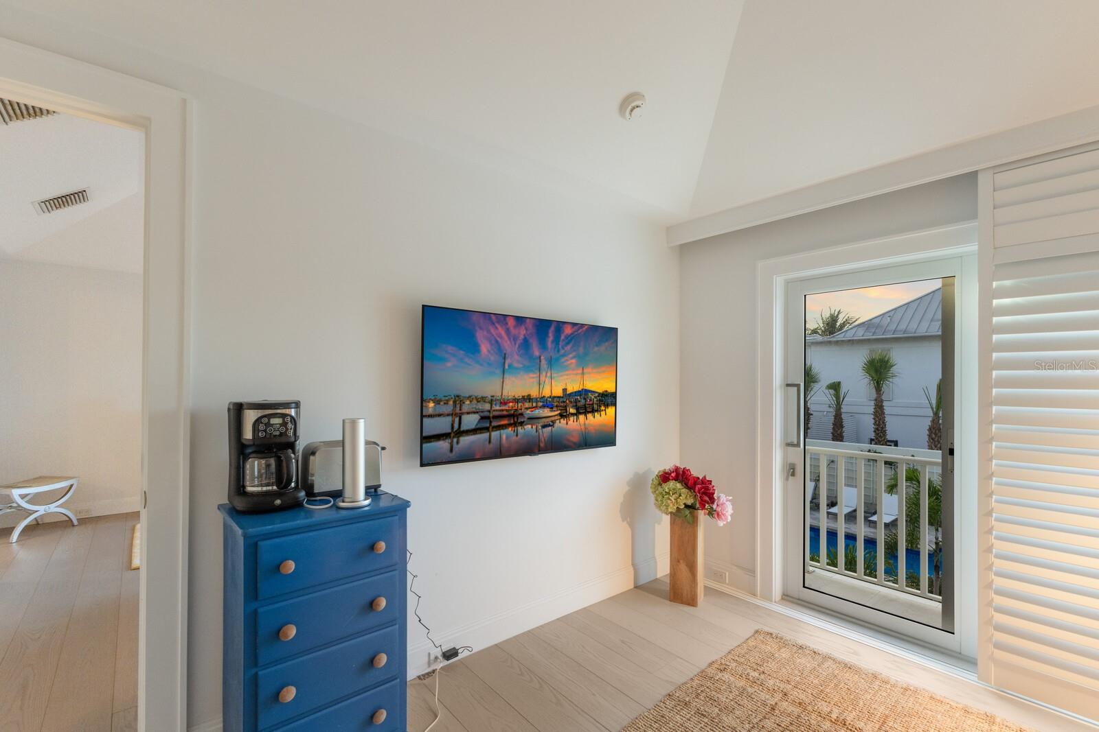 D6139748 Property Photo