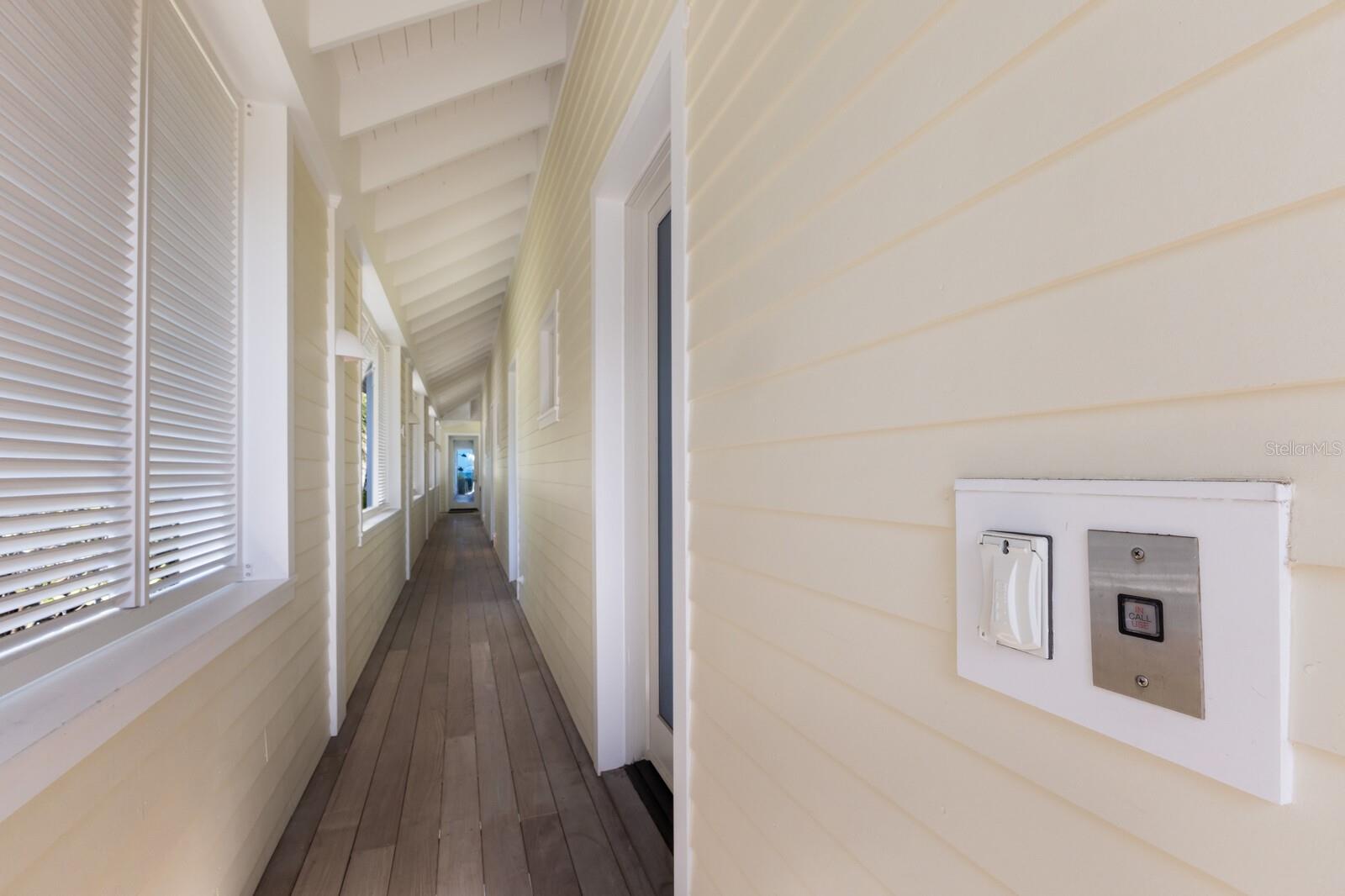 D6139748 Property Photo