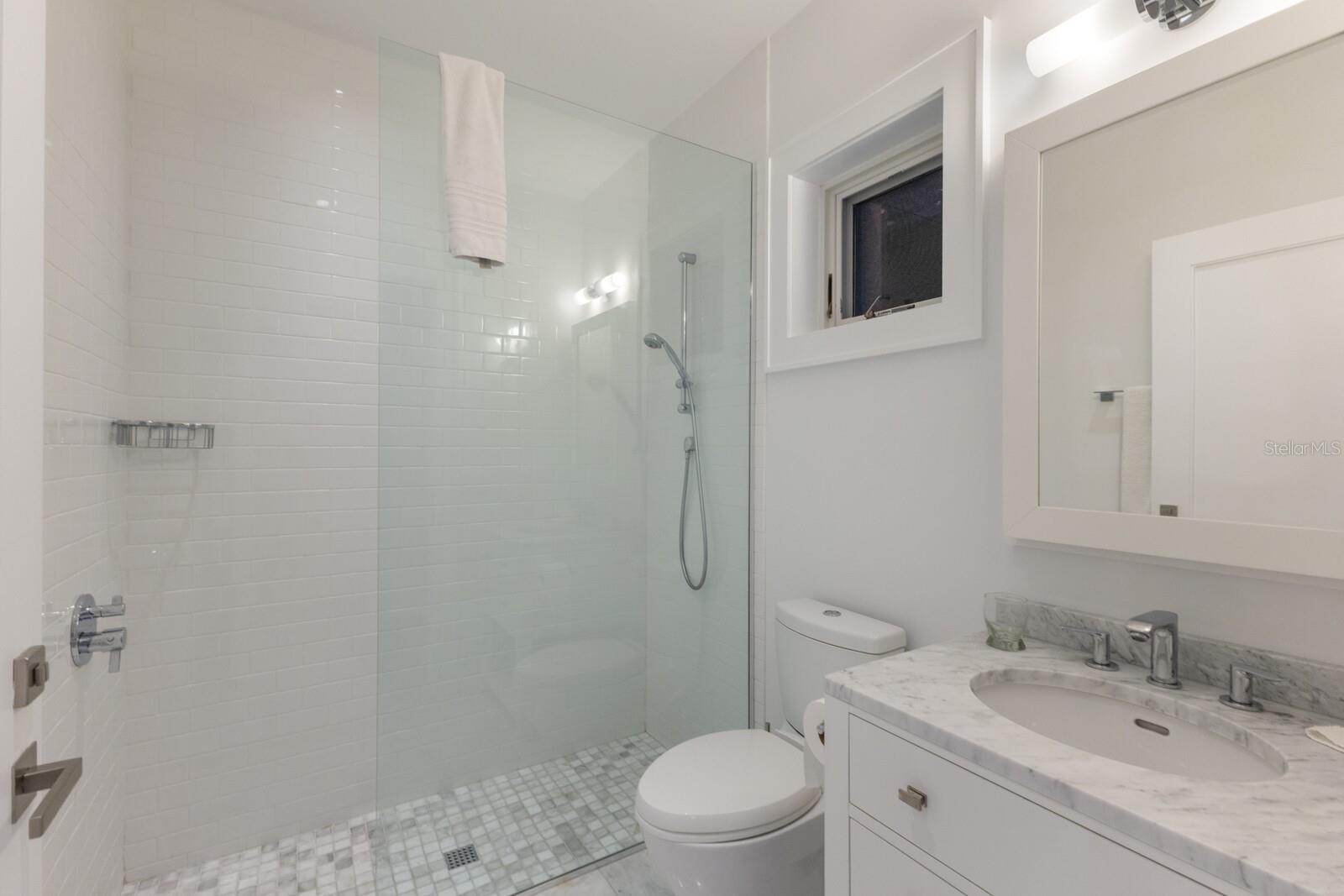 D6139748 Property Photo