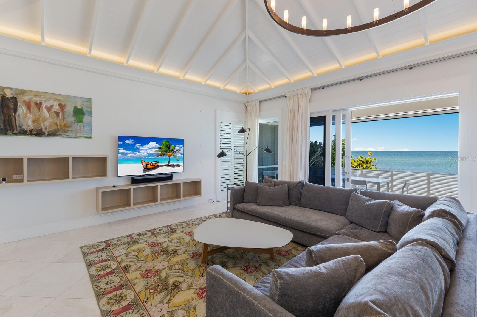 D6139748 Property Photo