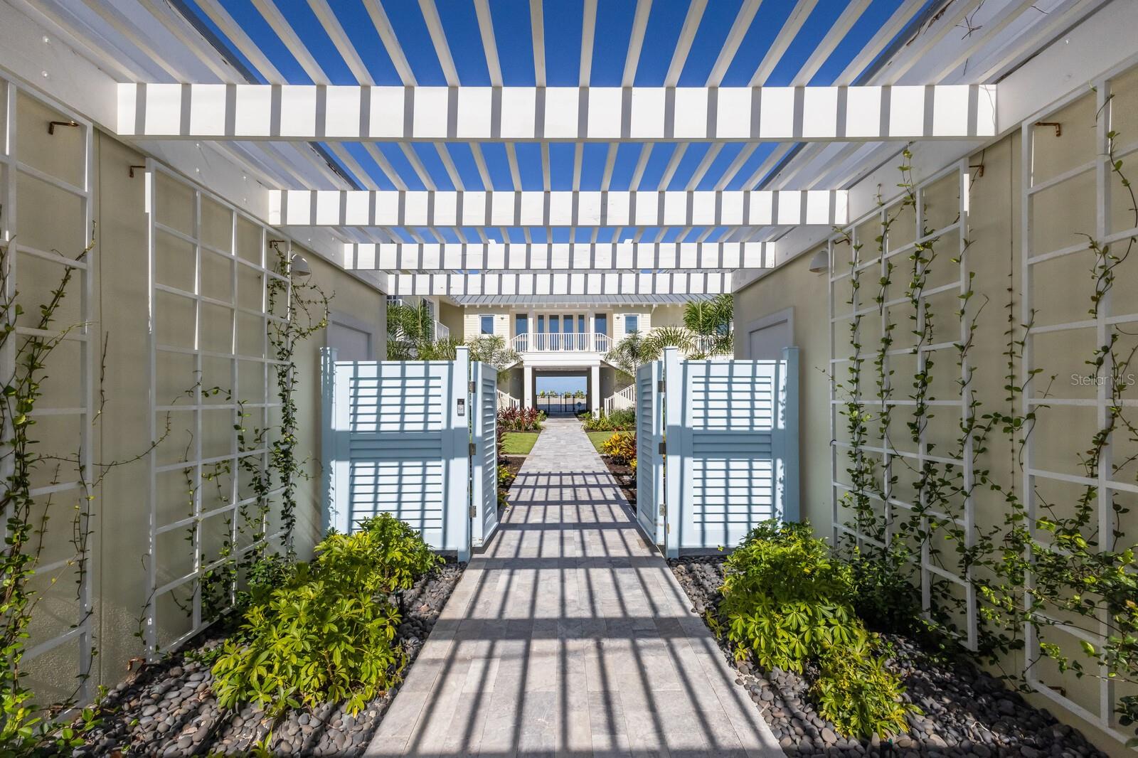 D6139748 Property Photo