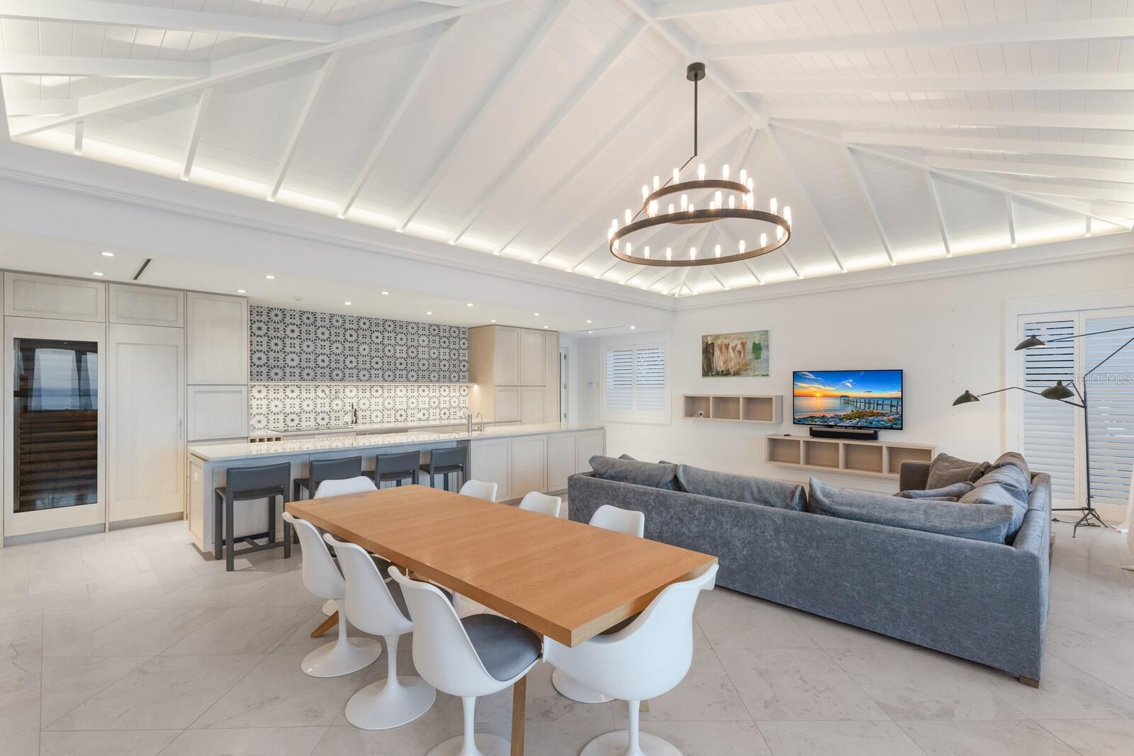 D6139748 Property Photo