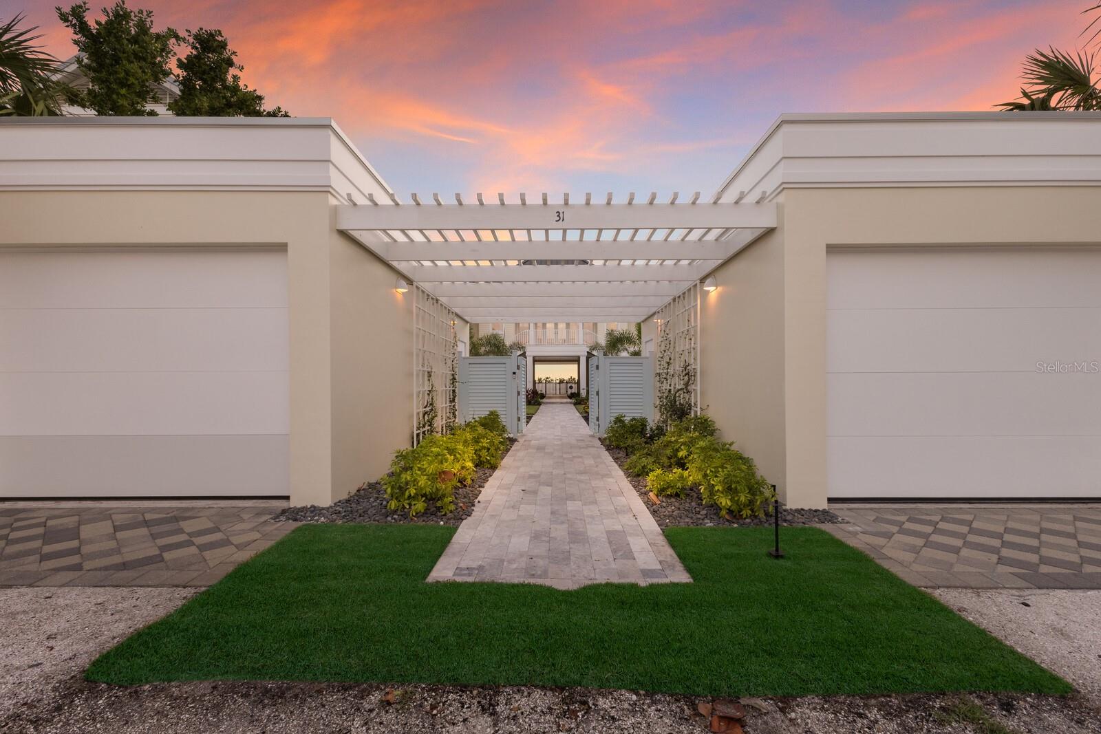 D6139748 Property Photo