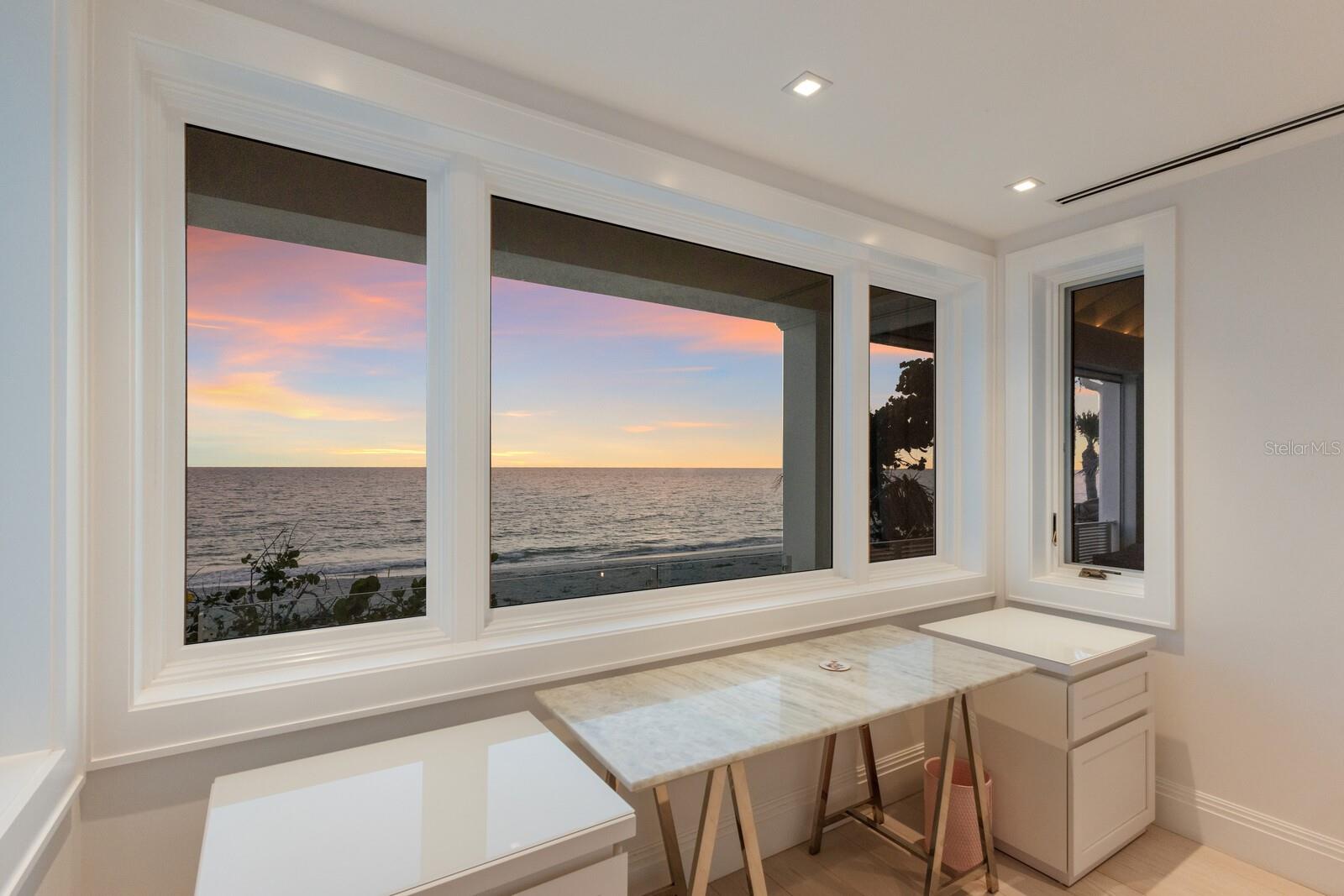 D6139748 Property Photo