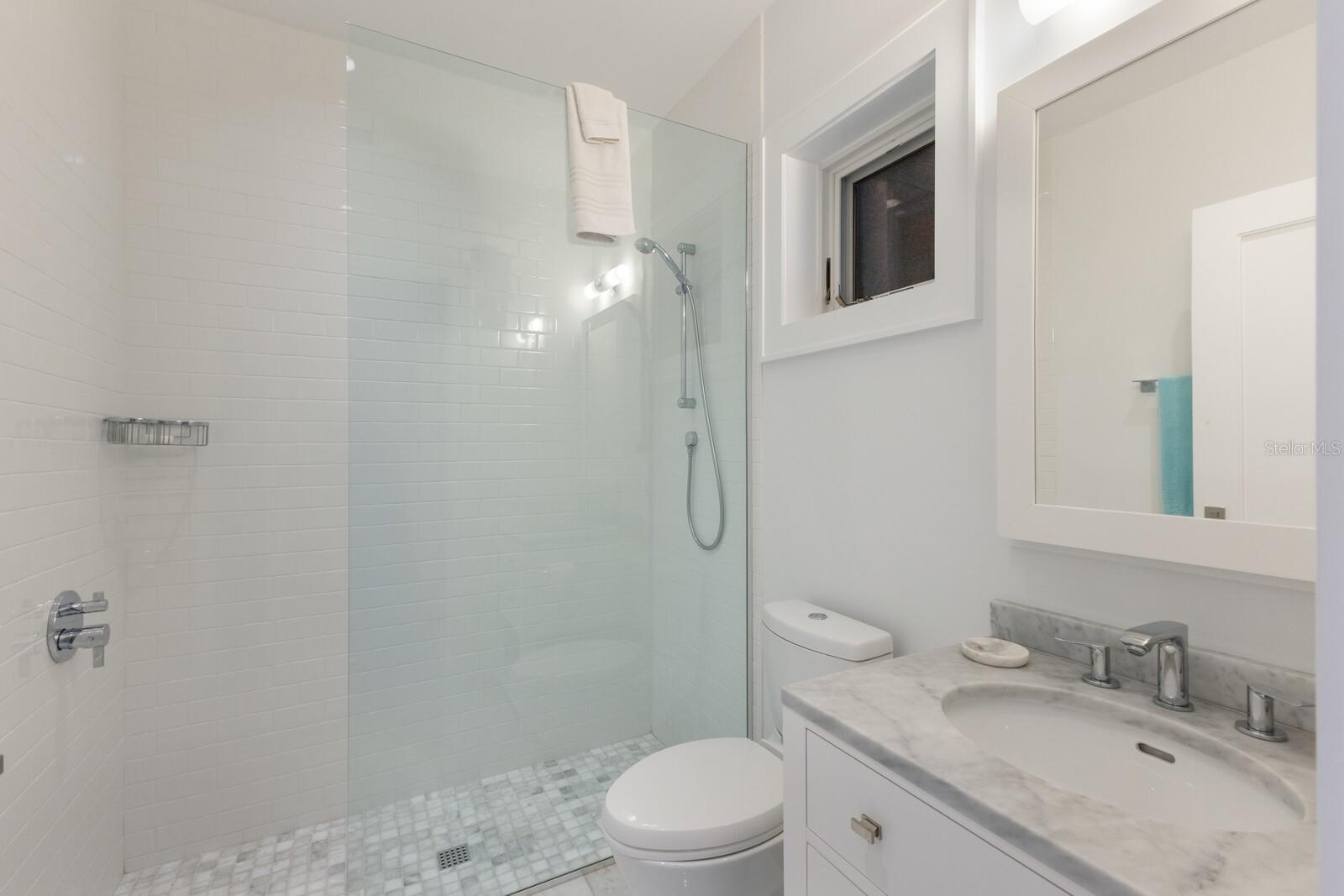 D6139748 Property Photo