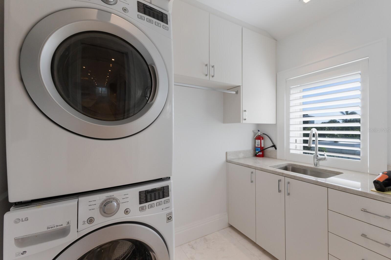 D6139748 Property Photo