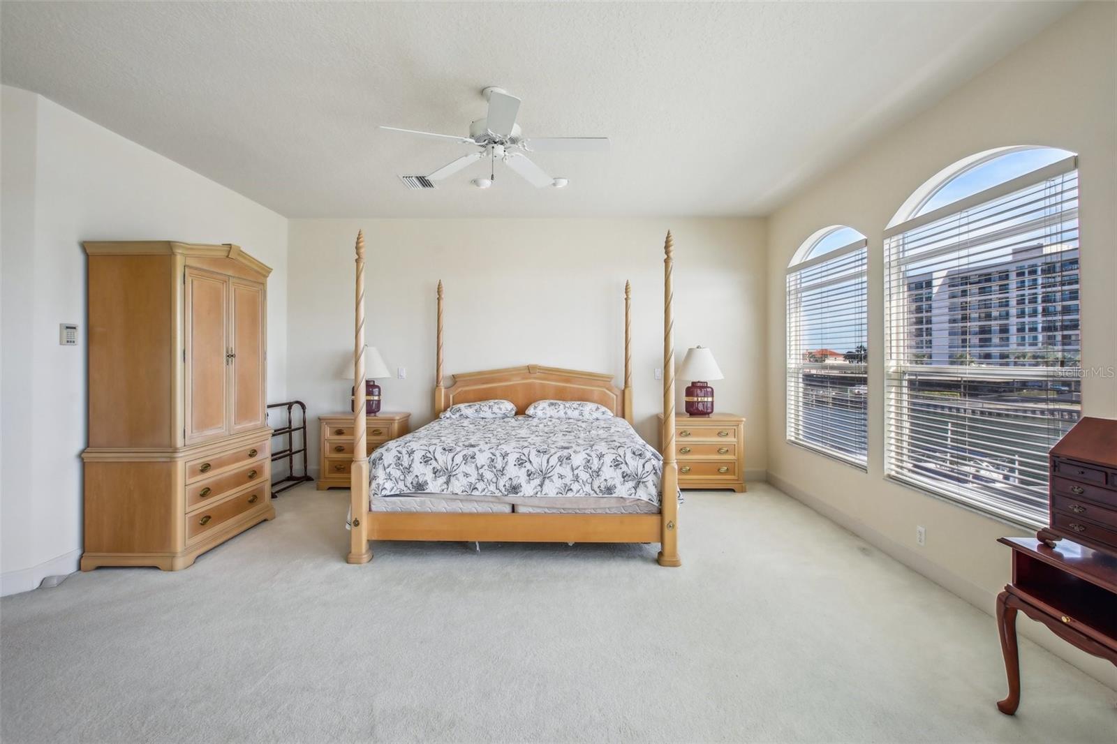 1637 SAND KEY ESTATES CT, CLEARWATER BEACH, FL, 33767