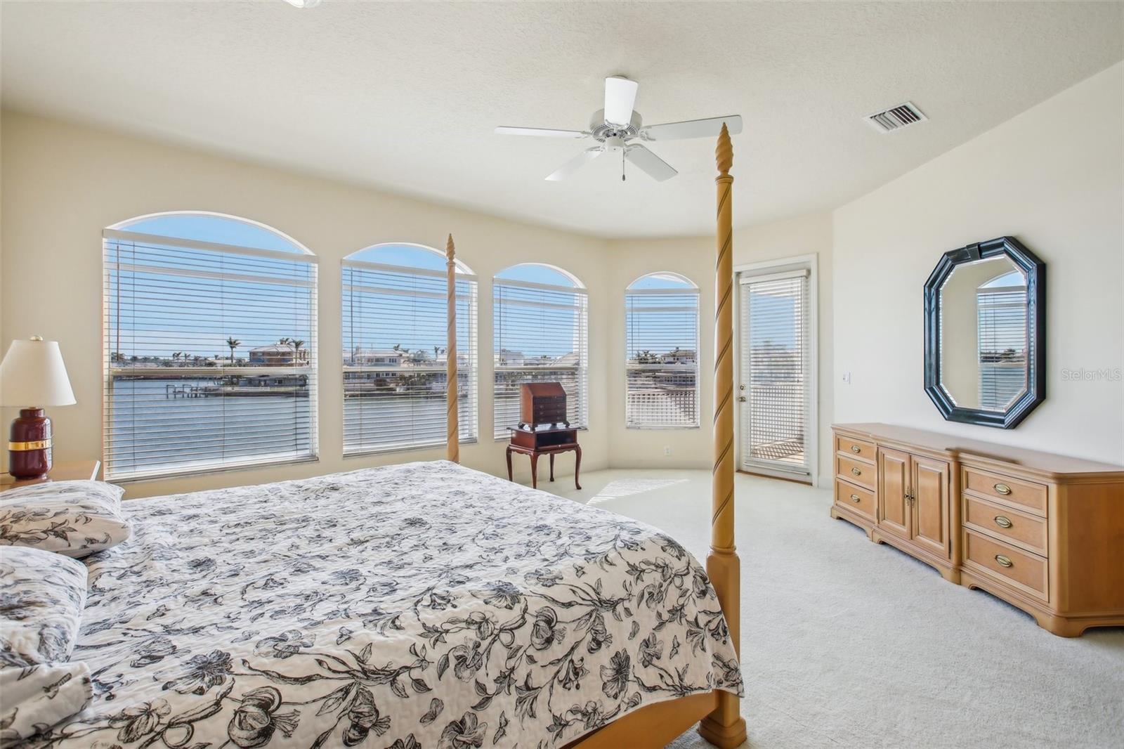 1637 SAND KEY ESTATES CT, CLEARWATER BEACH, FL, 33767