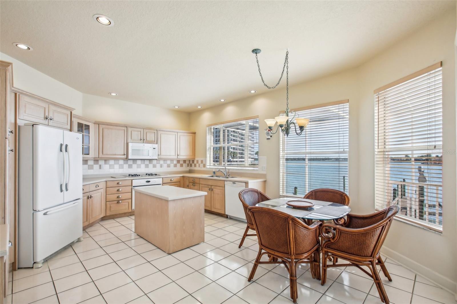 1637 SAND KEY ESTATES CT, CLEARWATER BEACH, FL, 33767