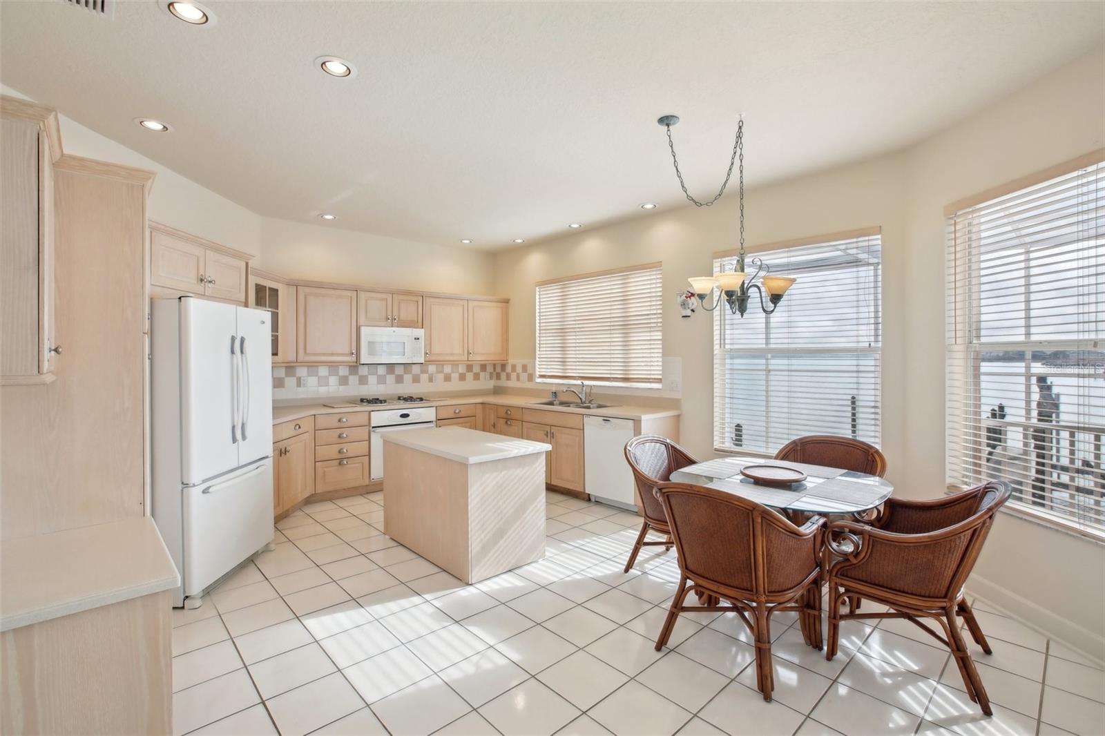 1637 SAND KEY ESTATES CT, CLEARWATER BEACH, FL, 33767