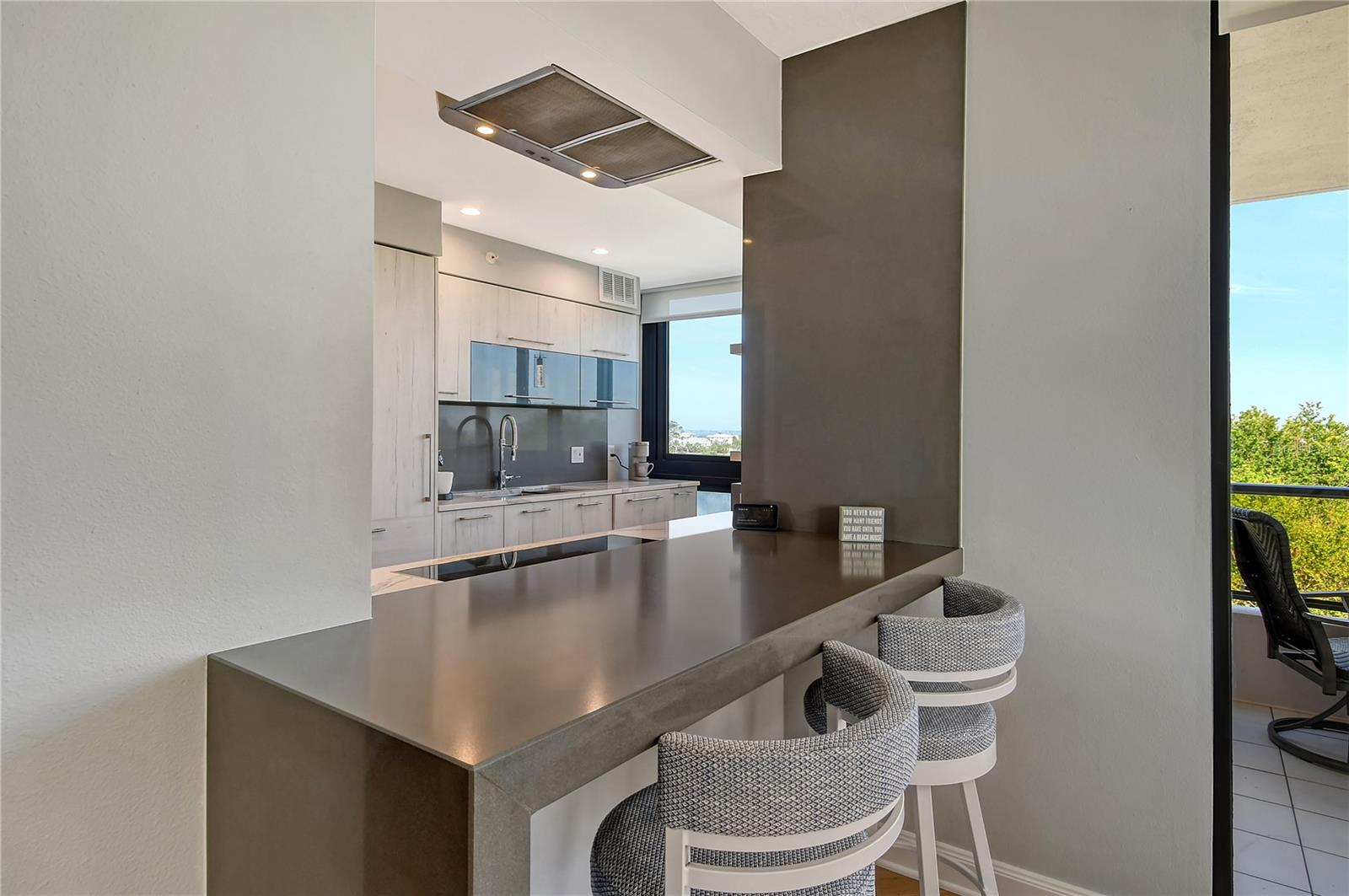 575 SANCTUARY DR #A303, LONGBOAT KEY, FL, 34228