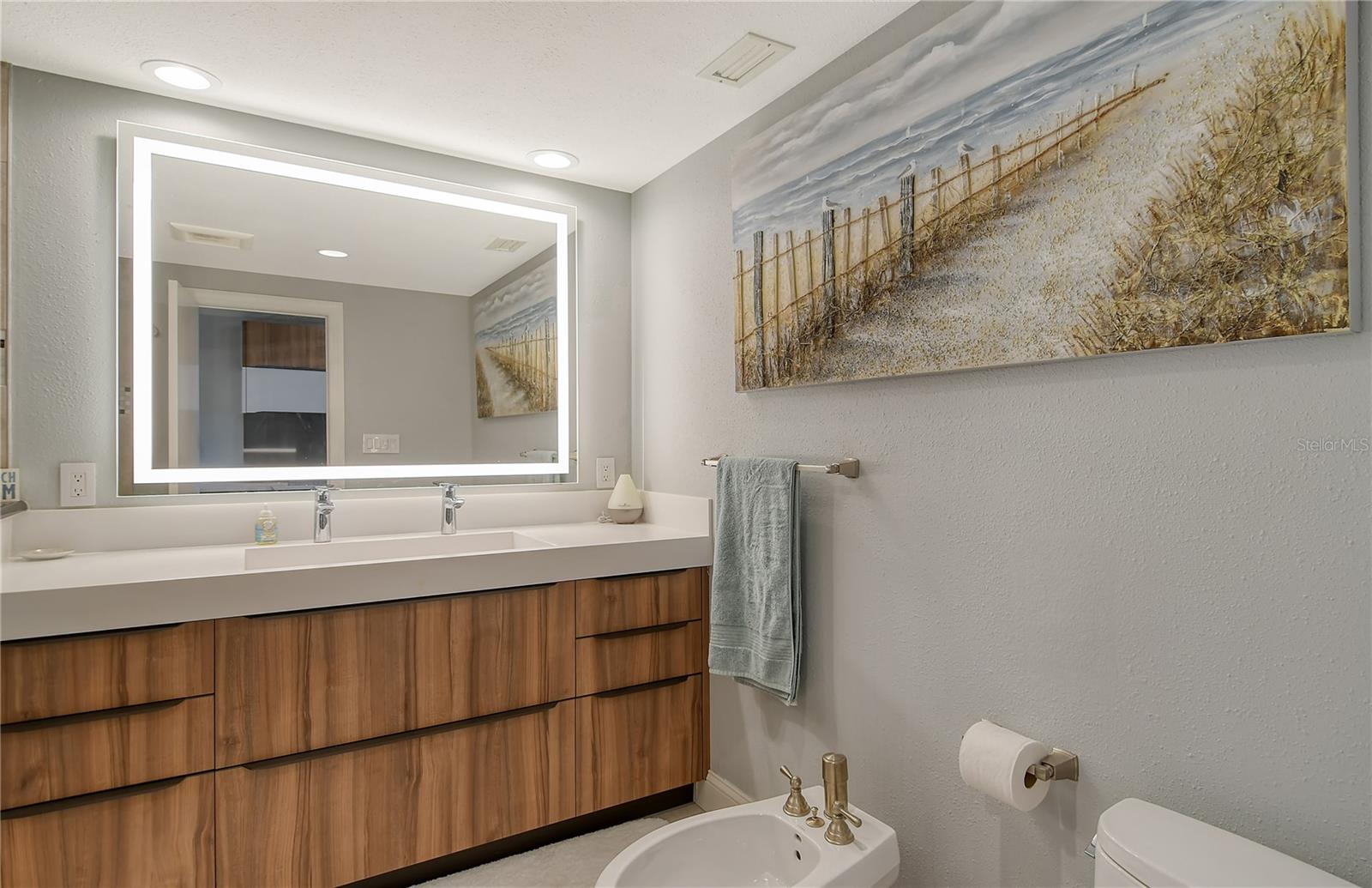 575 SANCTUARY DR #A303, LONGBOAT KEY, FL, 34228