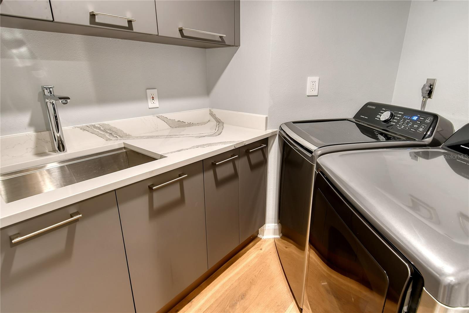 575 SANCTUARY DR #A303, LONGBOAT KEY, FL, 34228