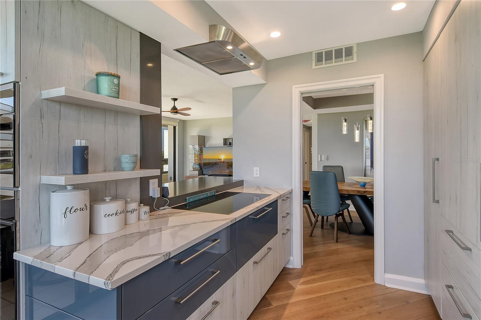 575 SANCTUARY DR #A303, LONGBOAT KEY, FL, 34228