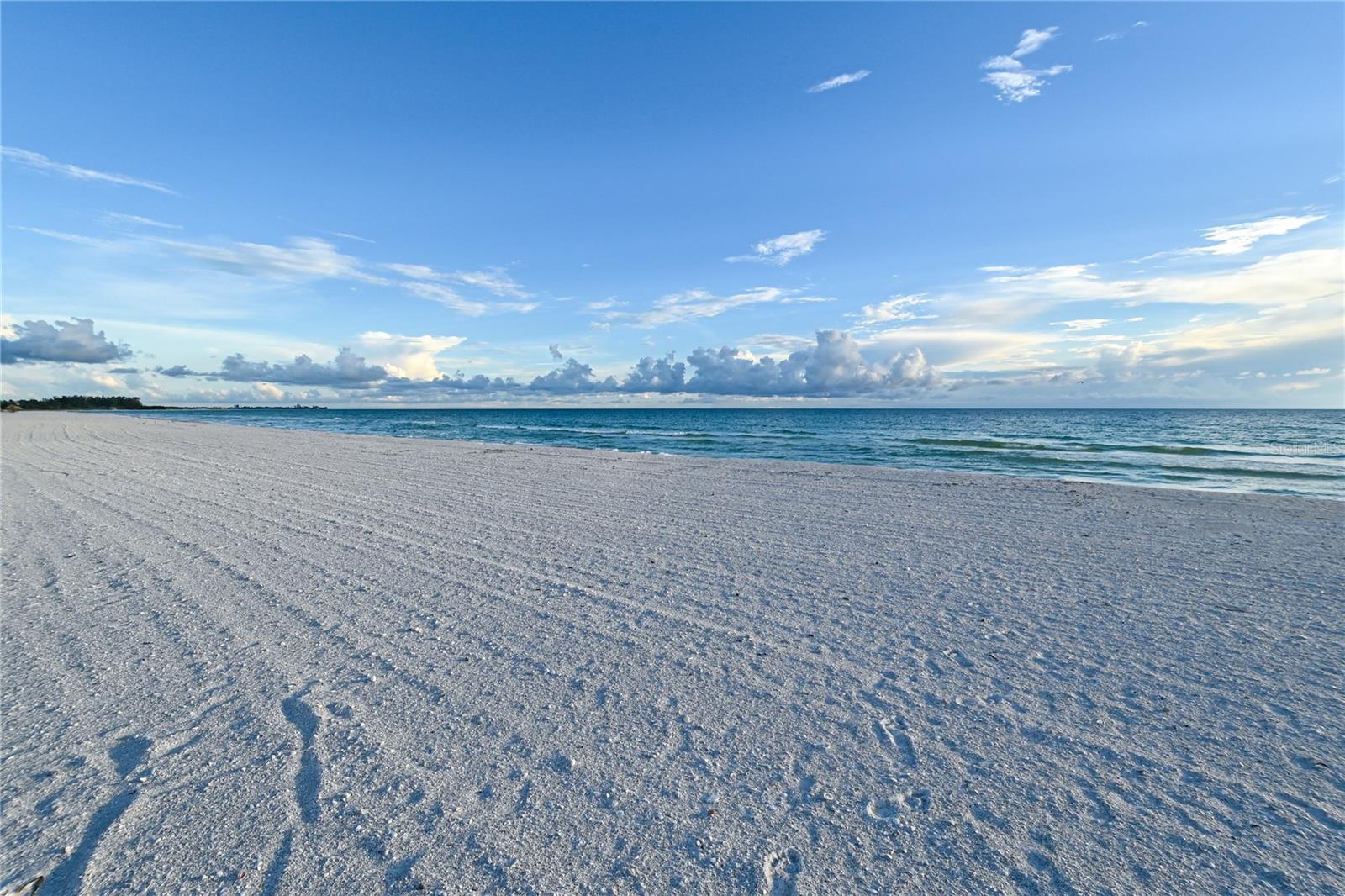 575 SANCTUARY DR #A303, LONGBOAT KEY, FL, 34228