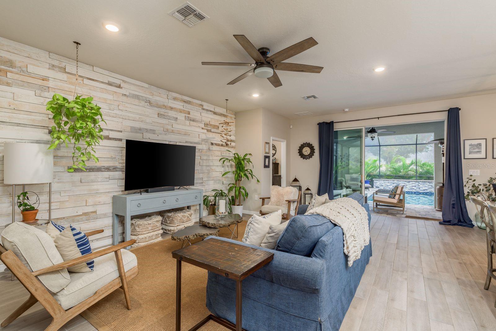 8010 PRAISE DR, TAMPA, FL, 33625