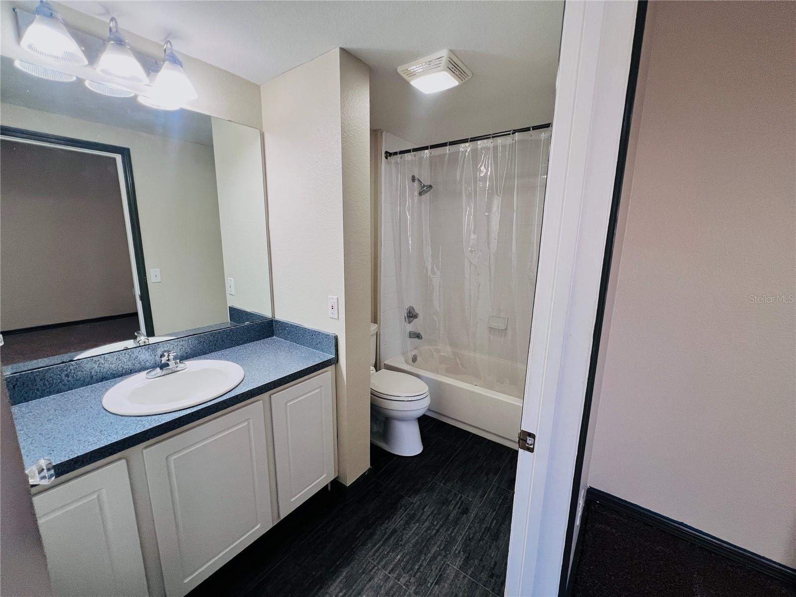 9127 SW 52ND AVE #D201, GAINESVILLE, FL, 32608