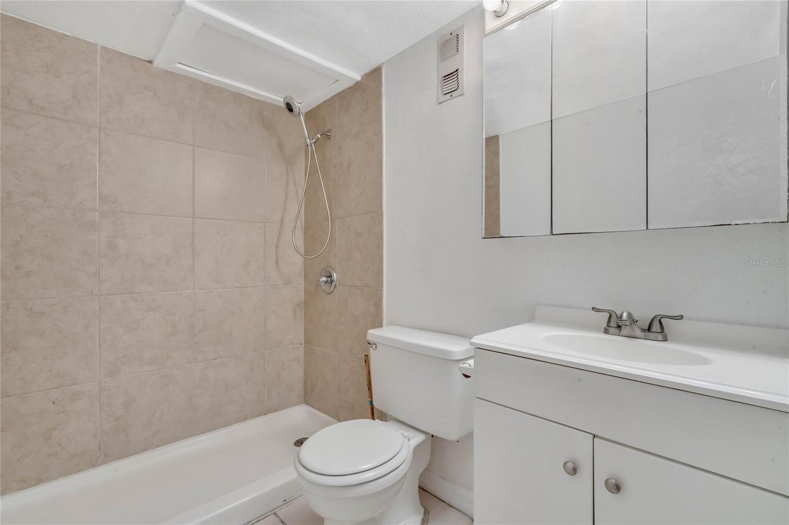 936 LAKE DESTINY RD #A, ALTAMONTE SPRINGS, FL, 32714