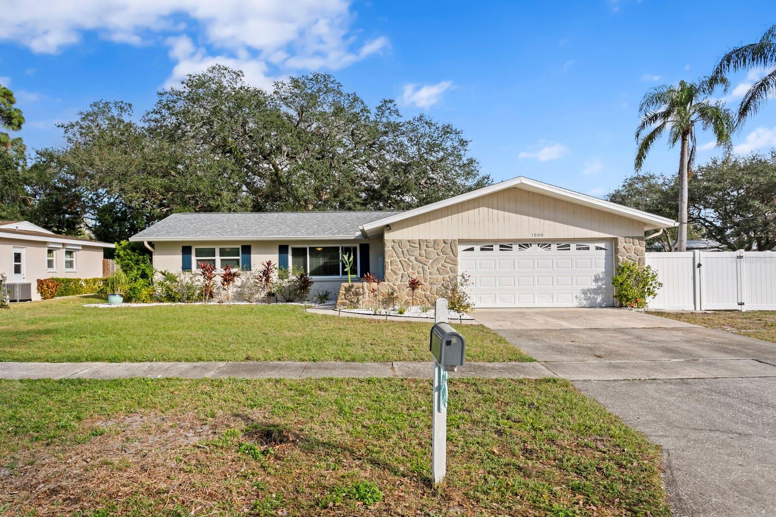 1000 WOODBROOK DR, LARGO, FL, 33770