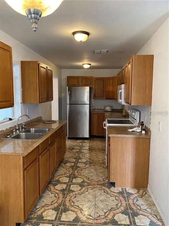 569 E BROOME ST, CLERMONT, FL, 34711