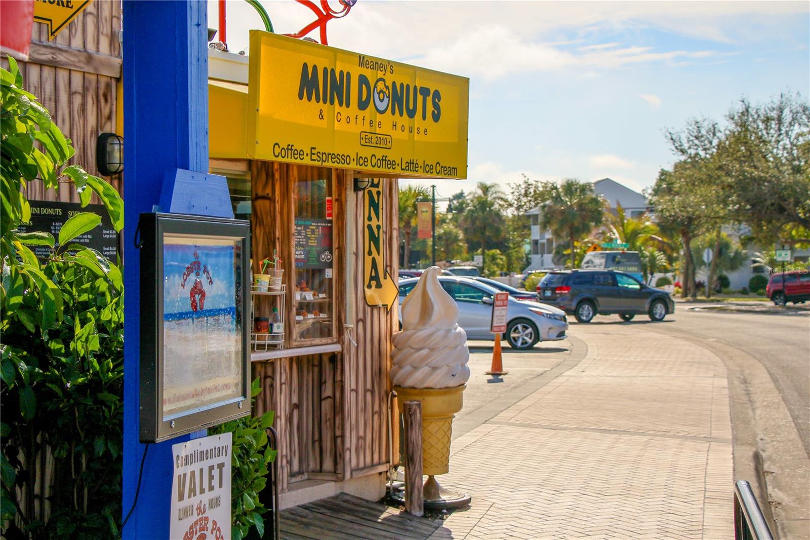 8710 MIDNIGHT PASS RD #205, SARASOTA, FL, 34242