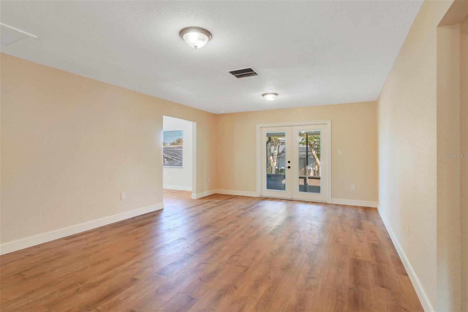 1933 CORNELIA DR, EUSTIS, FL, 32726