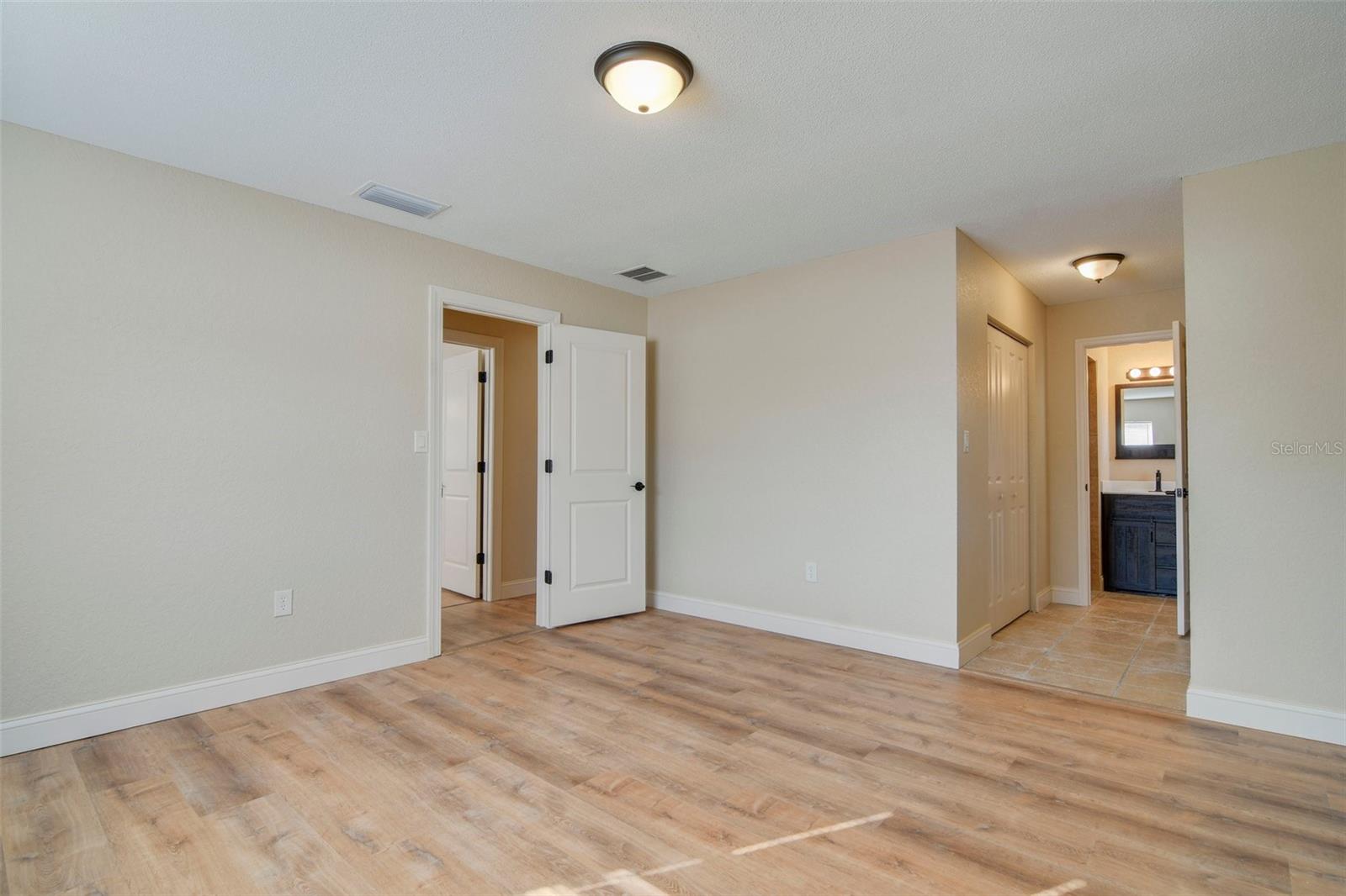 1933 CORNELIA DR, EUSTIS, FL, 32726