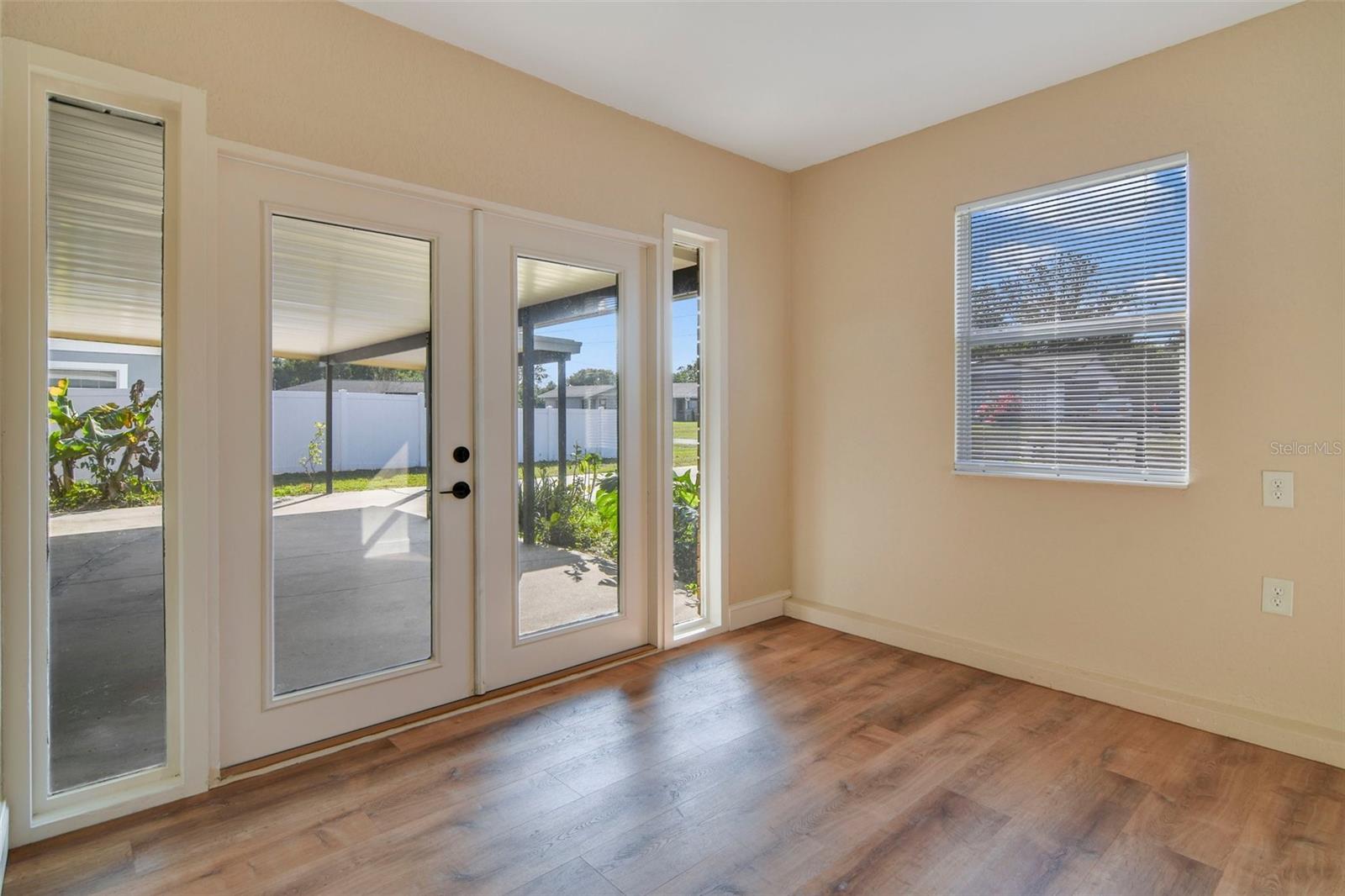 1933 CORNELIA DR, EUSTIS, FL, 32726