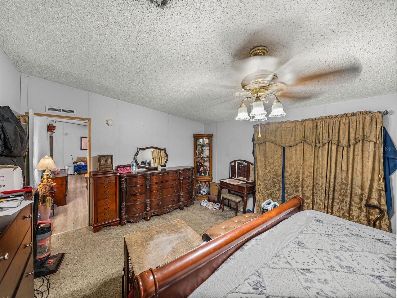 11404 LITHIA PINECREST RD, LITHIA, FL, 33547