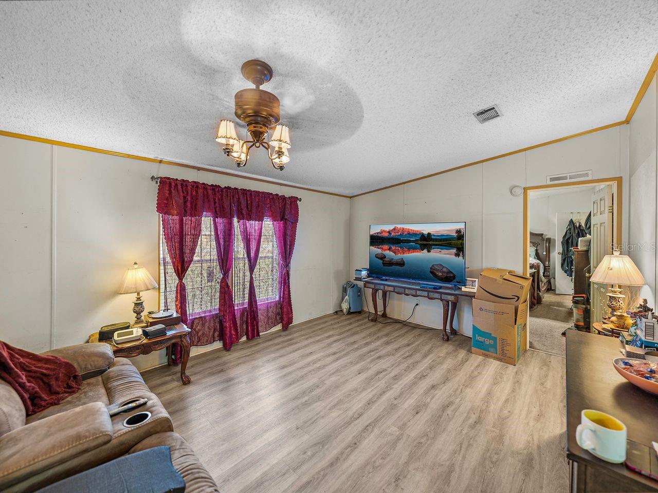 11404 LITHIA PINECREST RD, LITHIA, FL, 33547
