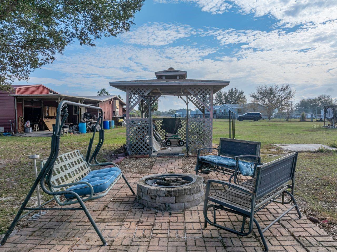 11404 LITHIA PINECREST RD, LITHIA, FL, 33547