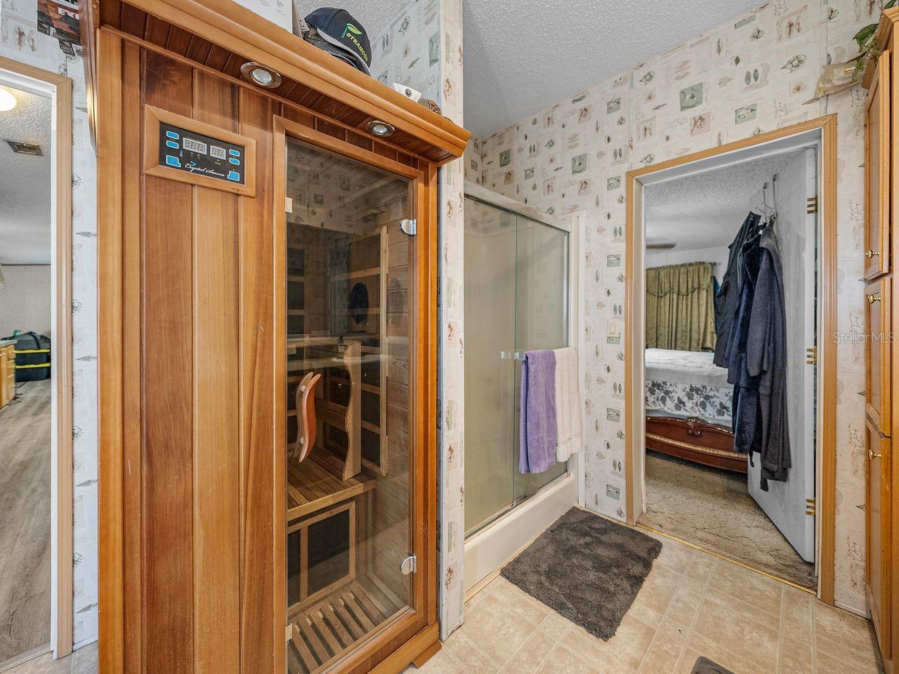 11404 LITHIA PINECREST RD, LITHIA, FL, 33547