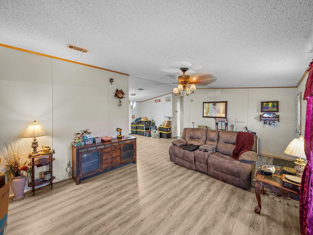 11404 LITHIA PINECREST RD, LITHIA, FL, 33547