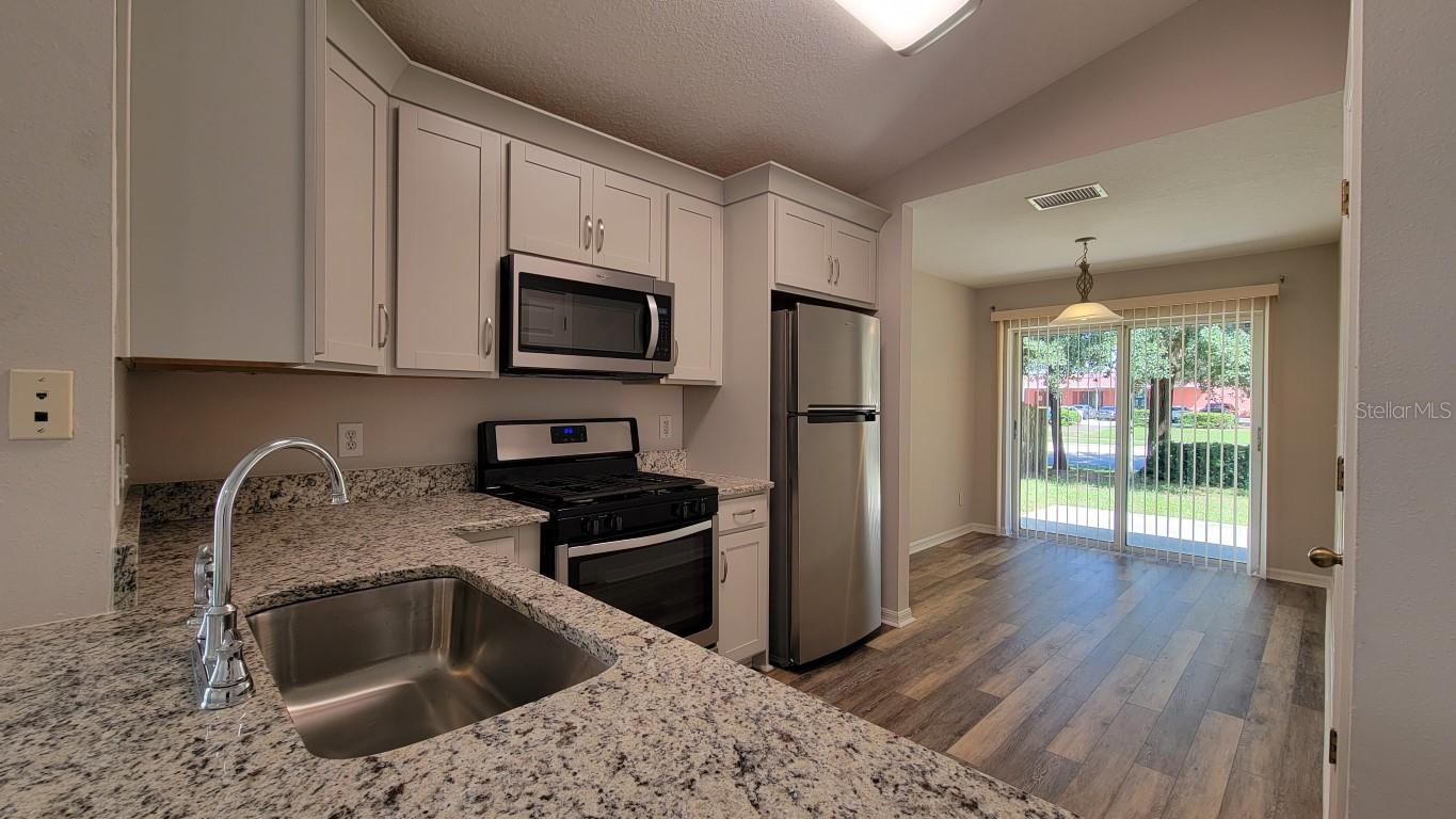 7423 OXFORD GARDEN CIR, APOLLO BEACH, FL, 33572