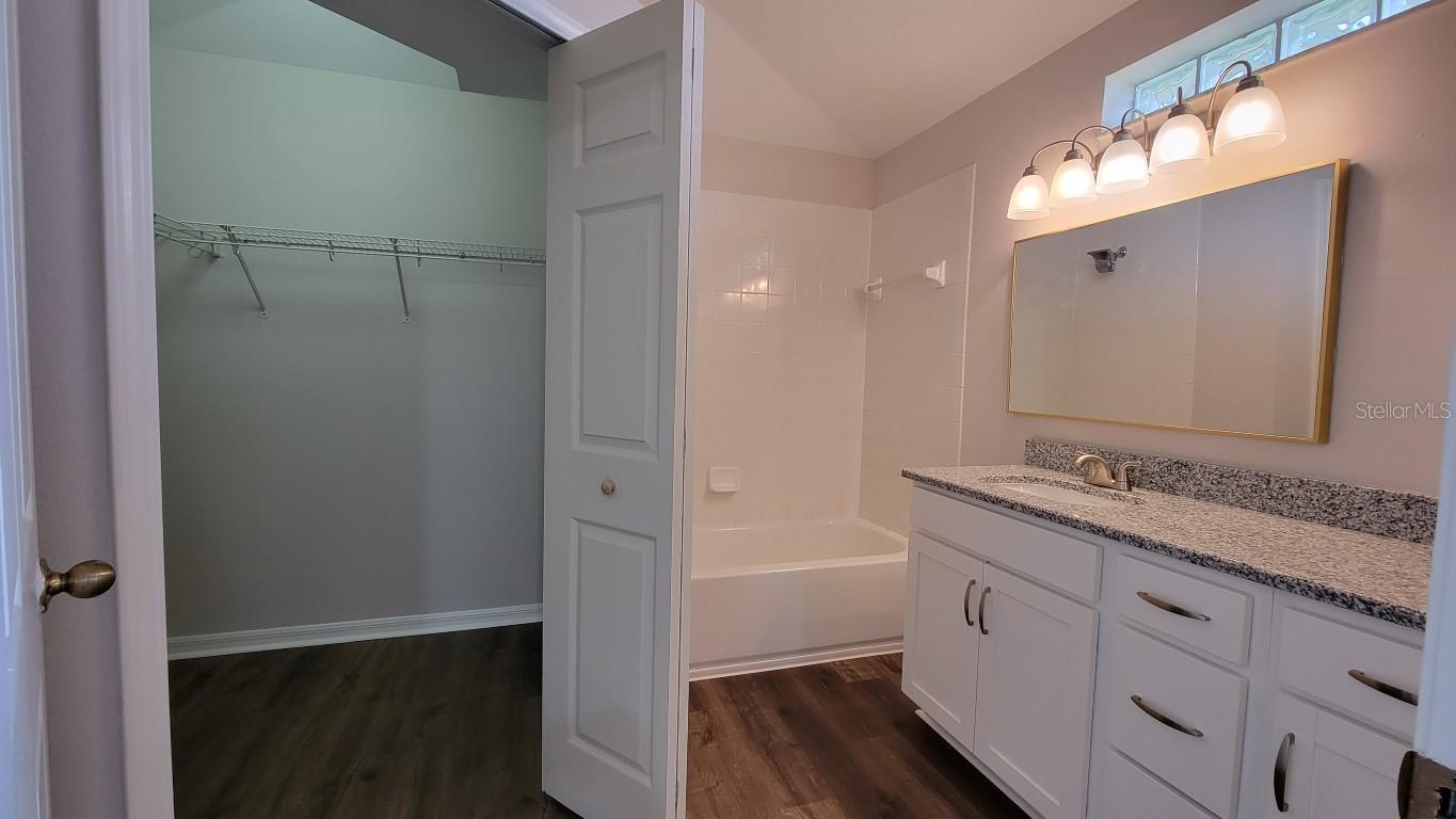 7423 OXFORD GARDEN CIR, APOLLO BEACH, FL, 33572