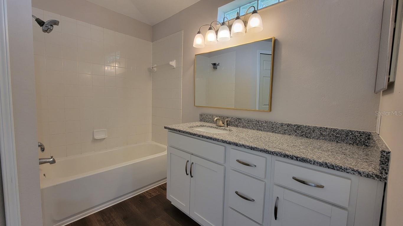 7423 OXFORD GARDEN CIR, APOLLO BEACH, FL, 33572