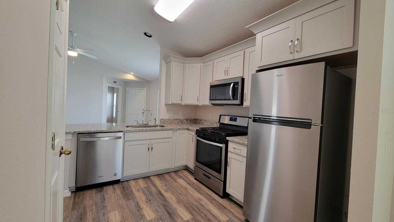 7423 OXFORD GARDEN CIR, APOLLO BEACH, FL, 33572