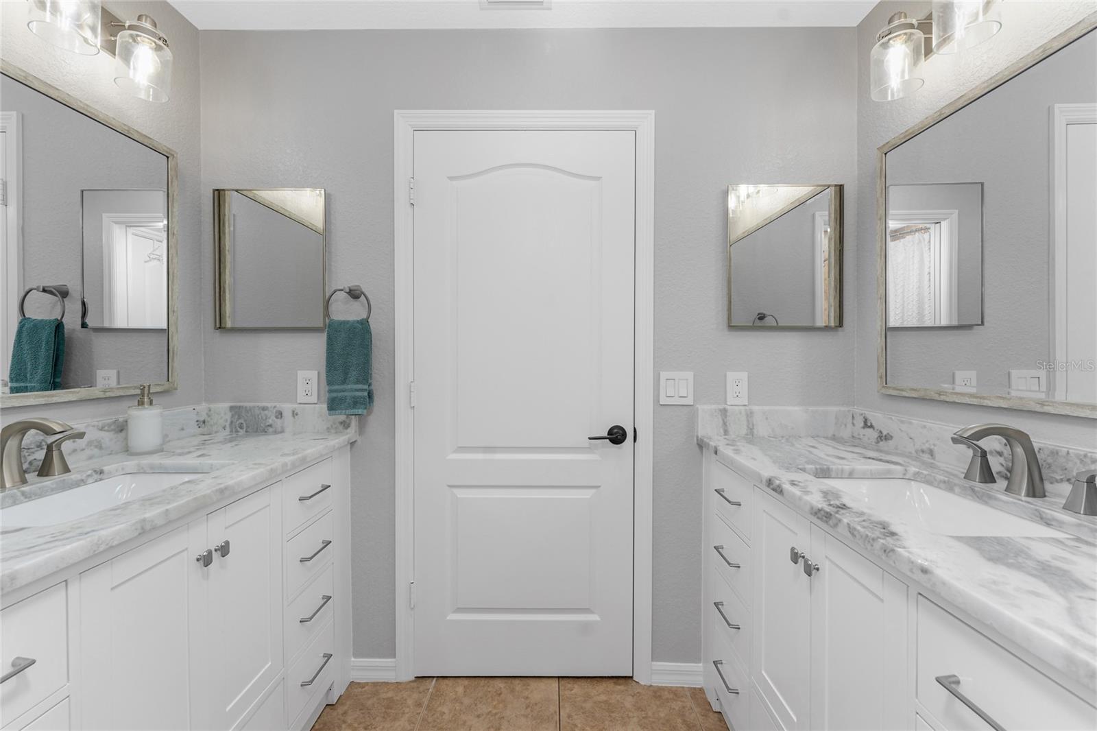 15064 HENNIPEN CIR, PORT CHARLOTTE, FL, 33981
