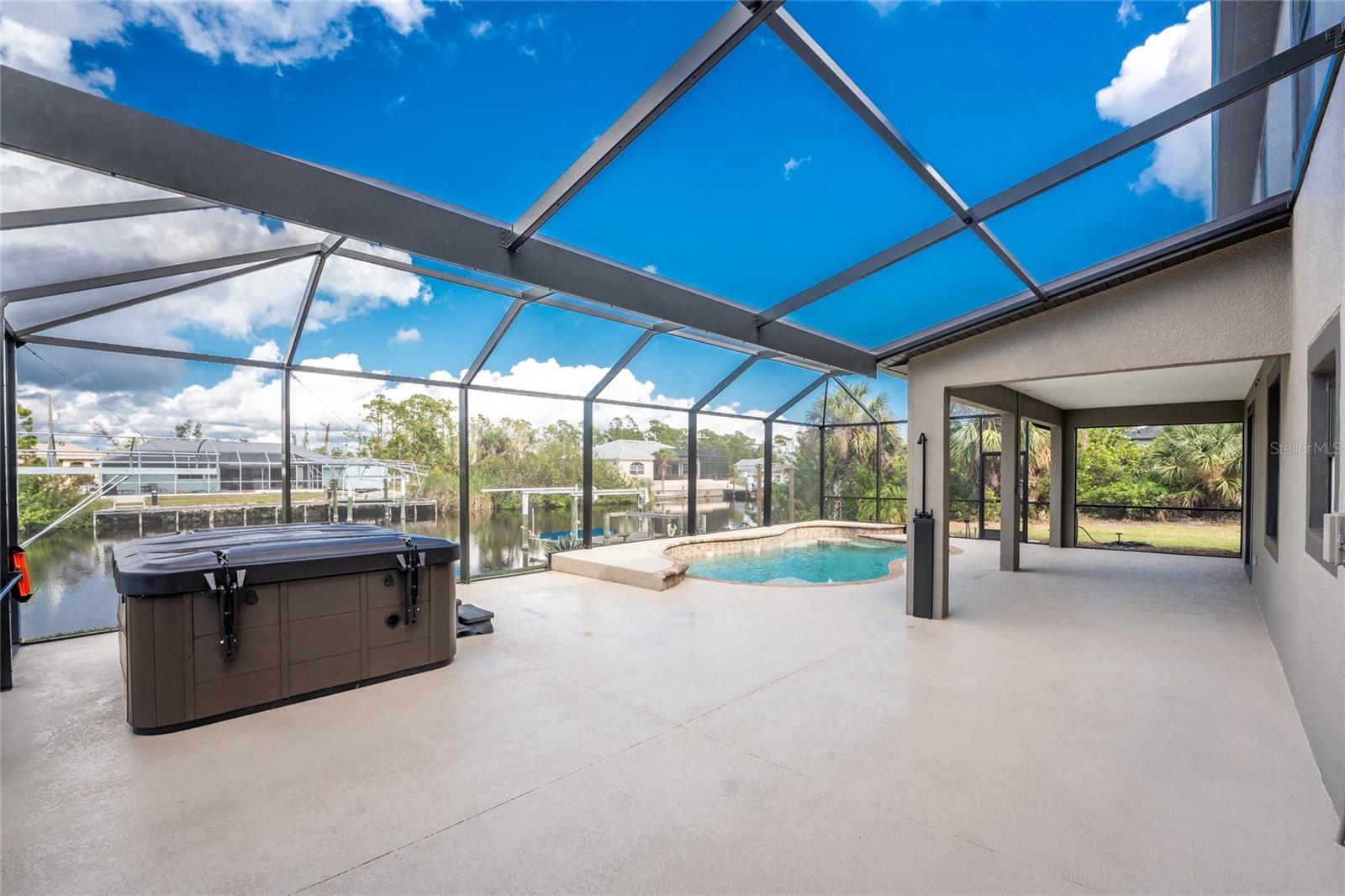 15064 HENNIPEN CIR, PORT CHARLOTTE, FL, 33981