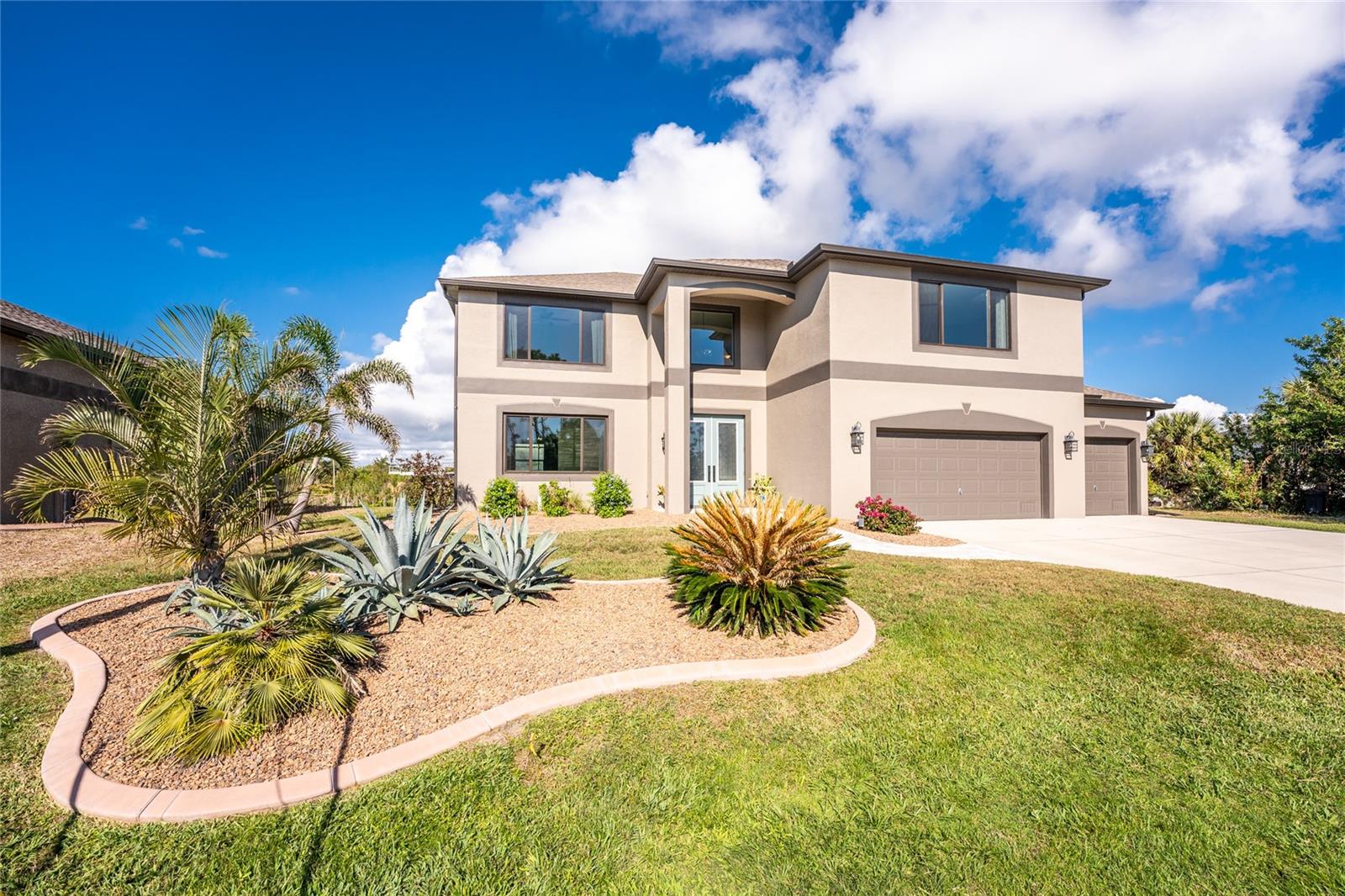 15064 HENNIPEN CIR, PORT CHARLOTTE, FL, 33981