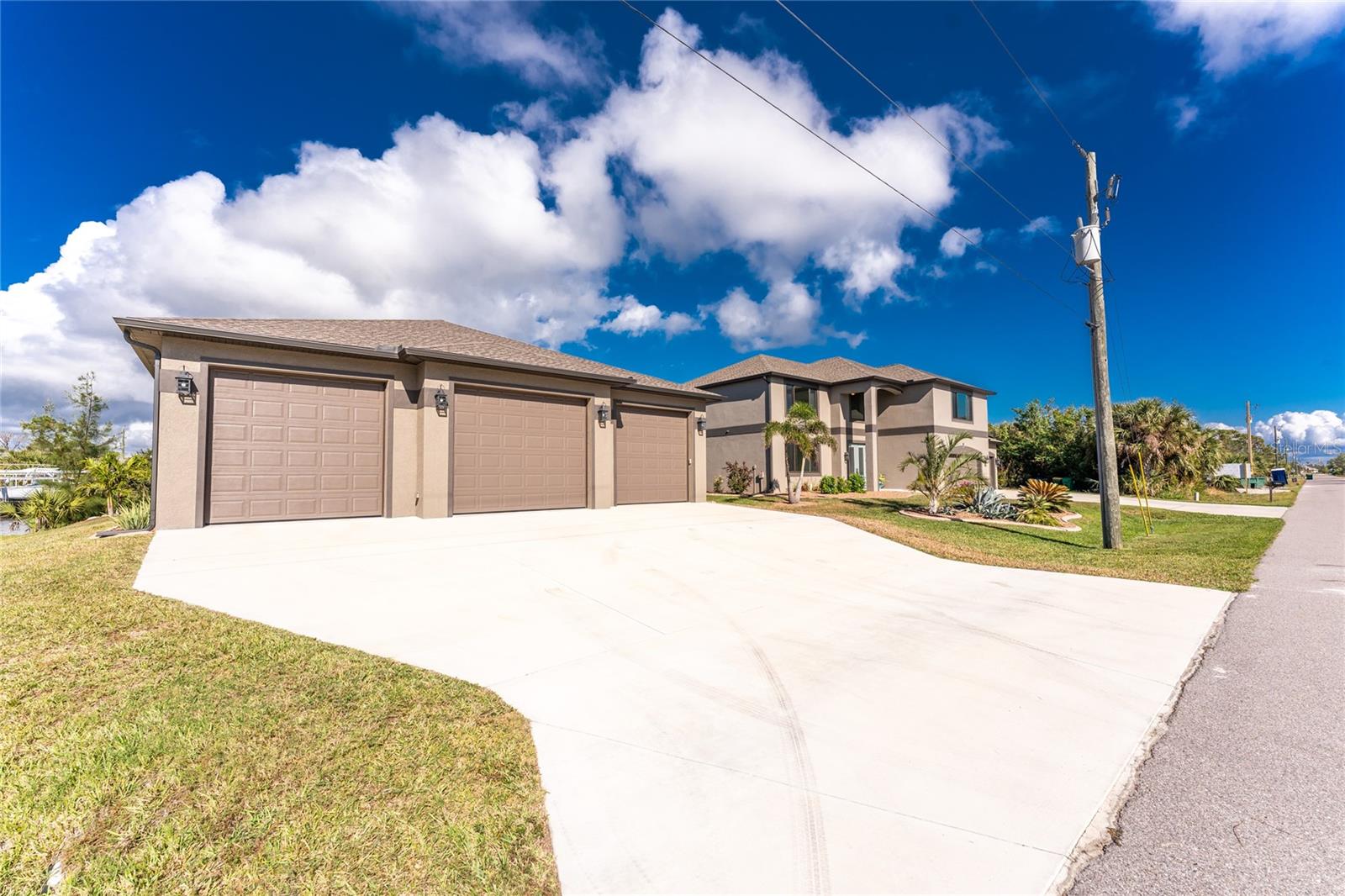 15064 HENNIPEN CIR, PORT CHARLOTTE, FL, 33981