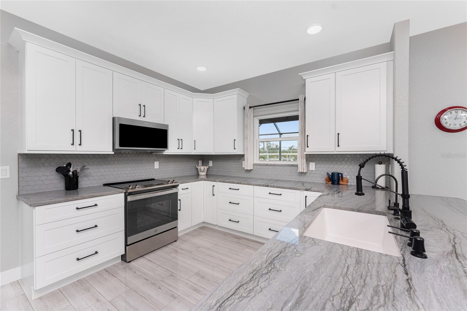 15064 HENNIPEN CIR, PORT CHARLOTTE, FL, 33981