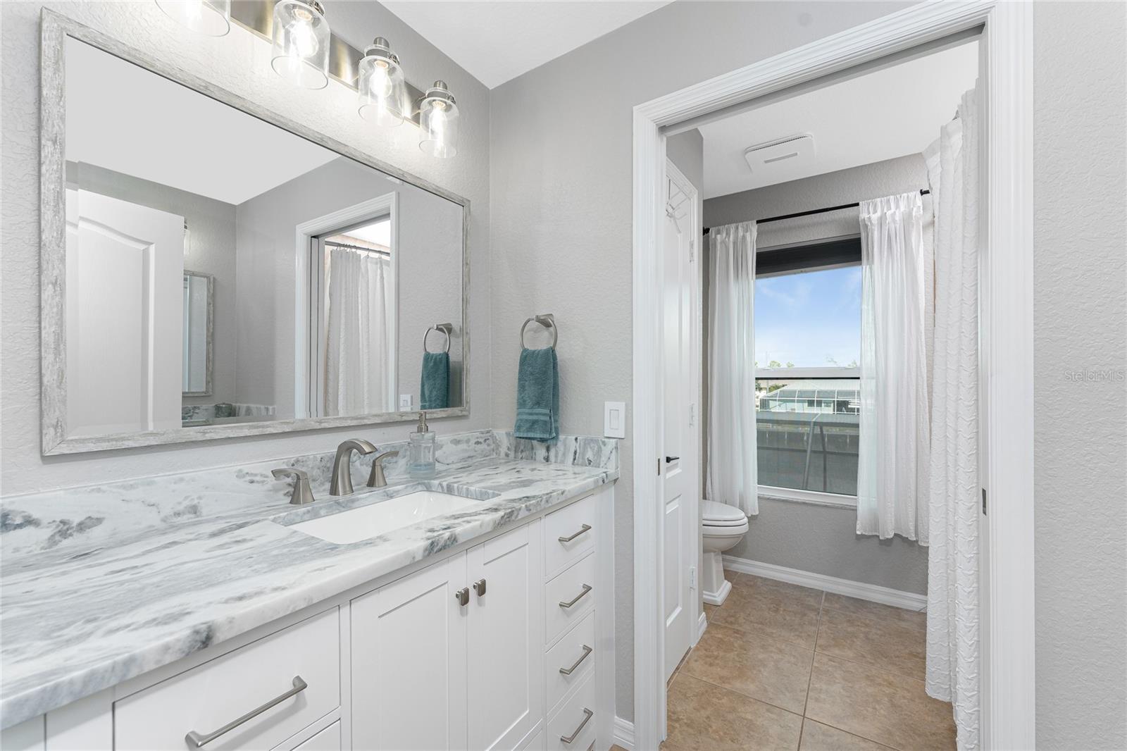 15064 HENNIPEN CIR, PORT CHARLOTTE, FL, 33981