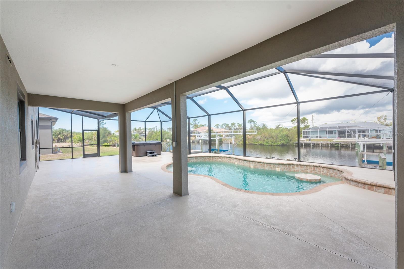 15064 HENNIPEN CIR, PORT CHARLOTTE, FL, 33981
