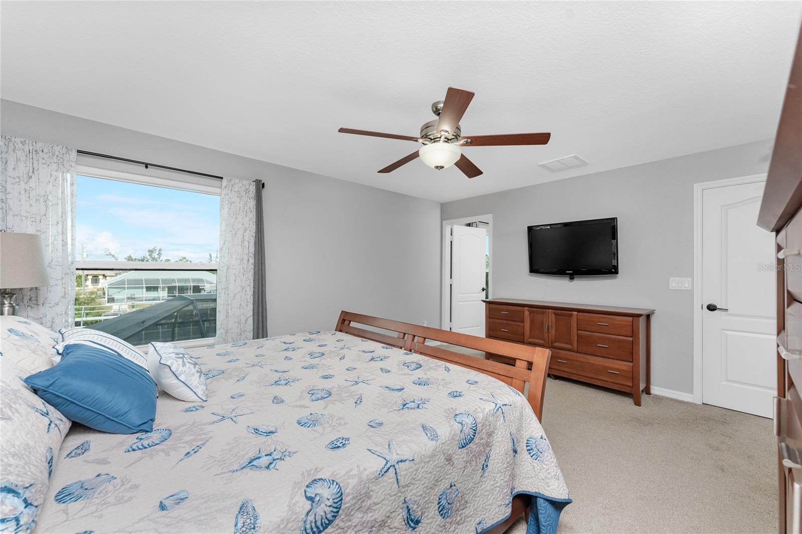 15064 HENNIPEN CIR, PORT CHARLOTTE, FL, 33981