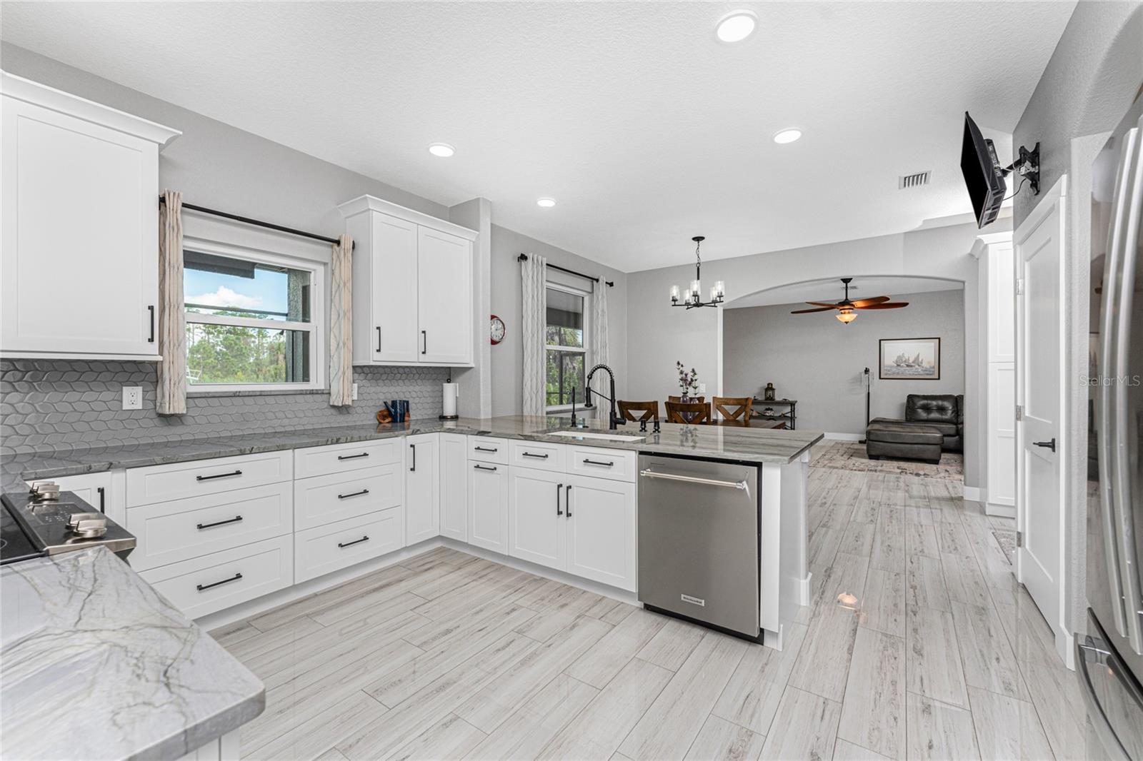 15064 HENNIPEN CIR, PORT CHARLOTTE, FL, 33981