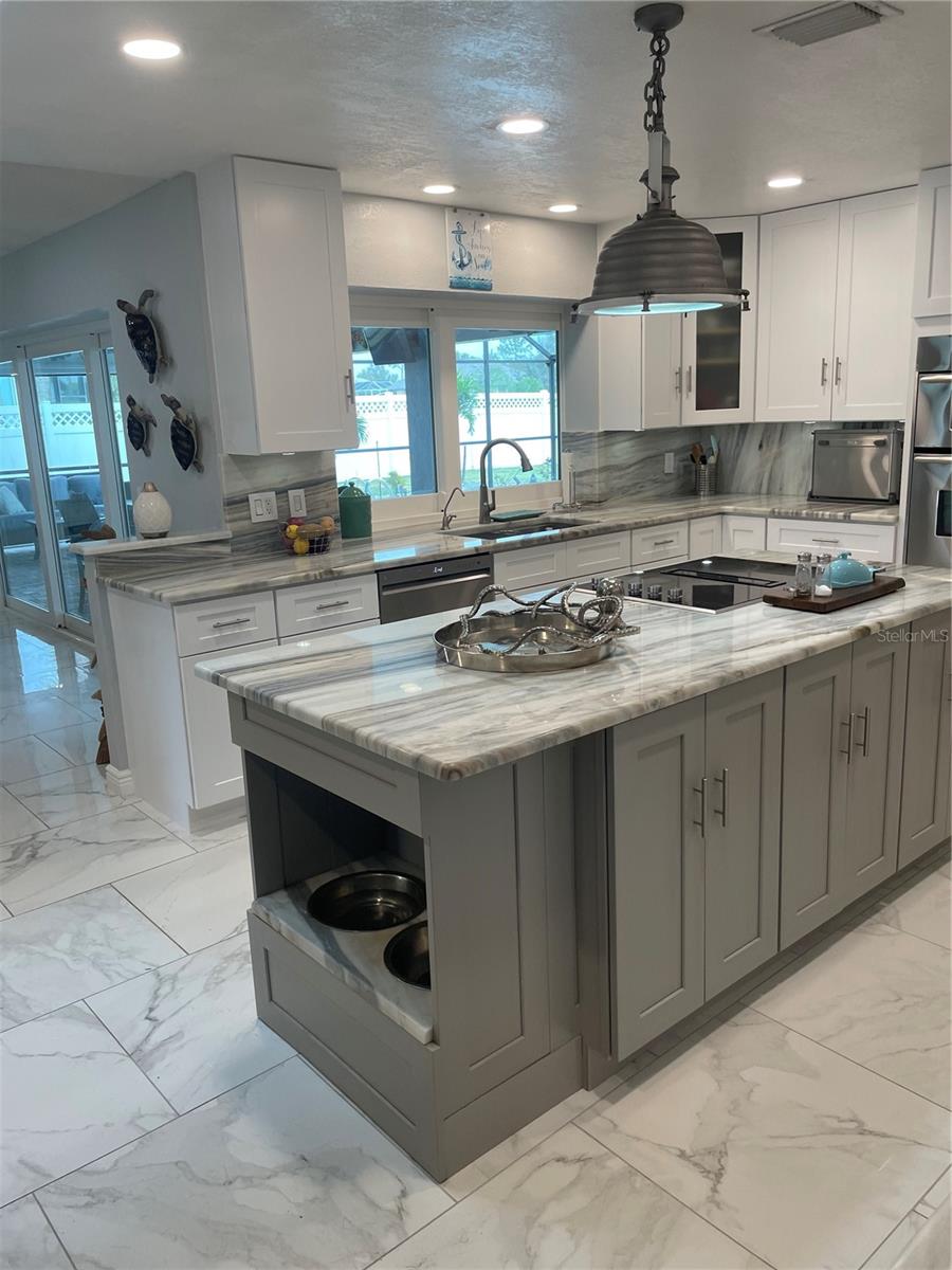 302 STRASBURG DR, PORT CHARLOTTE, FL, 33954